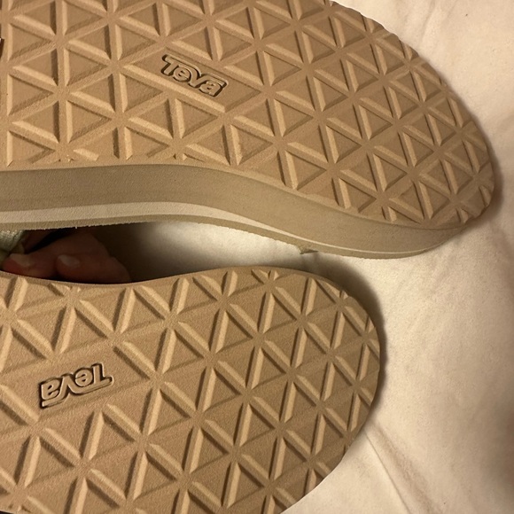 Women’s Teva flatform universal platform sandal tan & mint green NEW never worn - Picture 4 of 5
